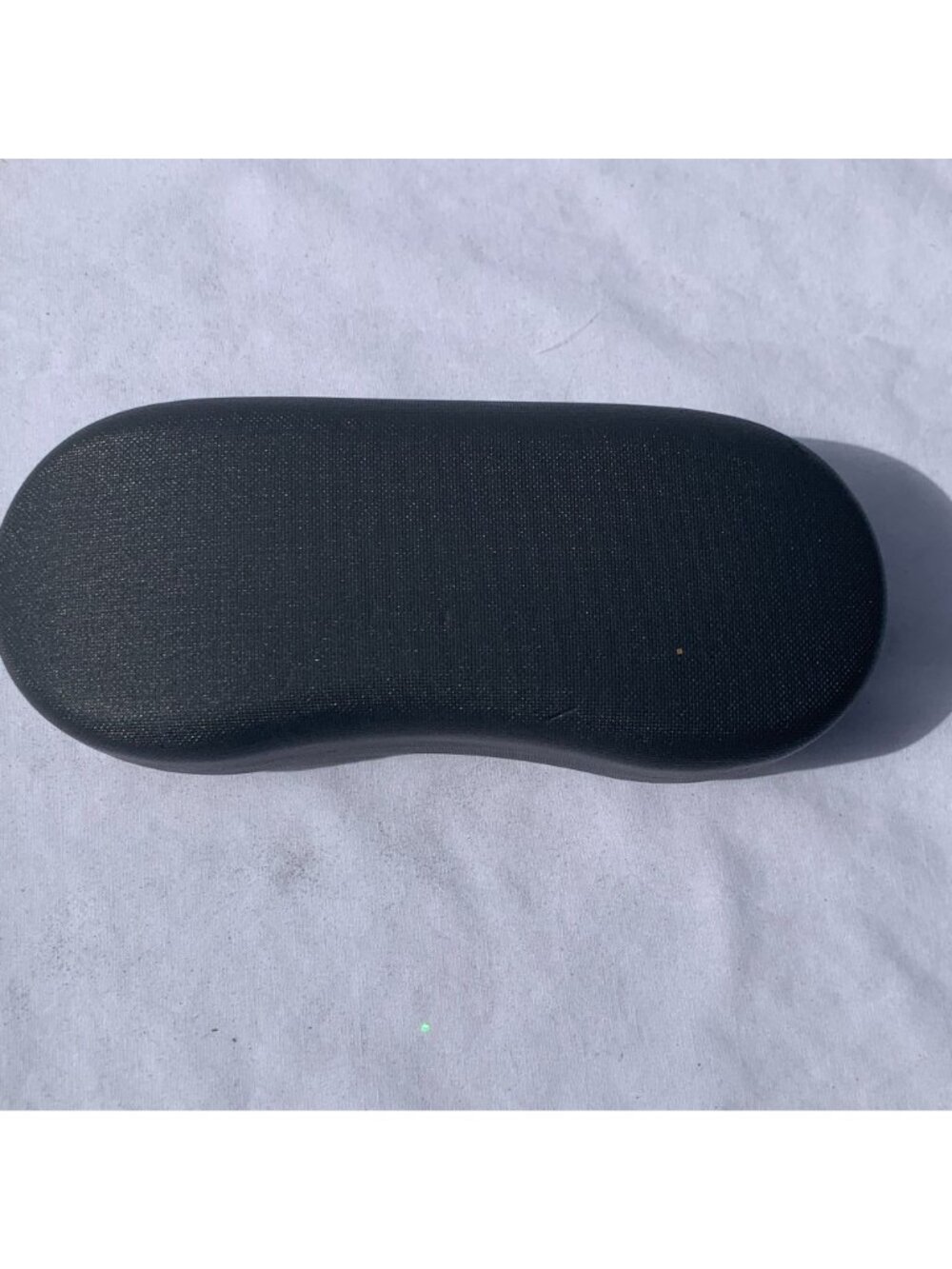Vera Wang Eyeglasses Hard Clam Shell Case Black With Soft Gray Interior - Picture 3 of 4
